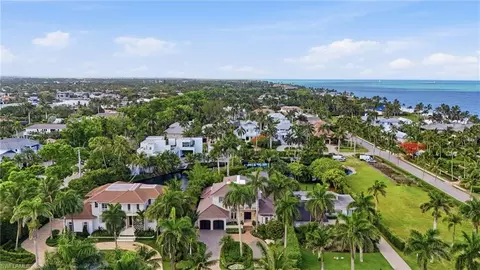 View/Area - 160 16th Ave S, Naples, FL 34102 photo 2 of 4