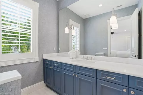 Bath - 160 16th Ave S, Naples, FL 34102 photo 3 of 5