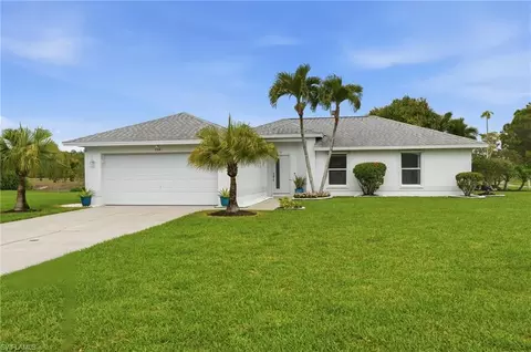 750 Cherry Blossom Ct, Naples, FL 34120