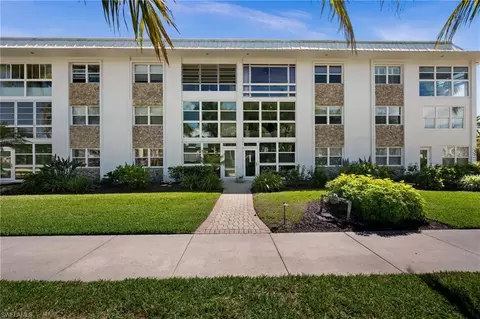 1021 3rd St S #108, Naples, FL 34102