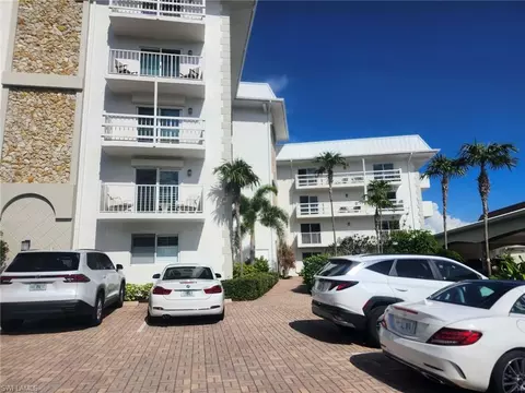 3000 Gulf Shore Blvd N #113, Naples, FL 34103