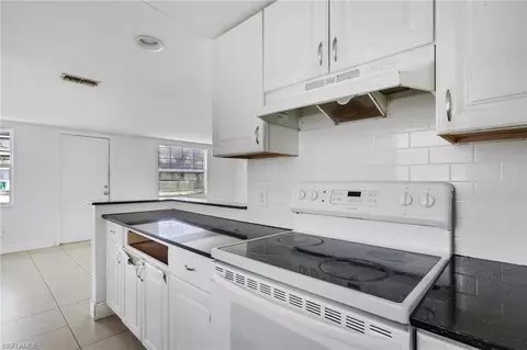 Kitchen - 5326 Dixie Dr, Naples, FL 34113 photo 3 of 4
