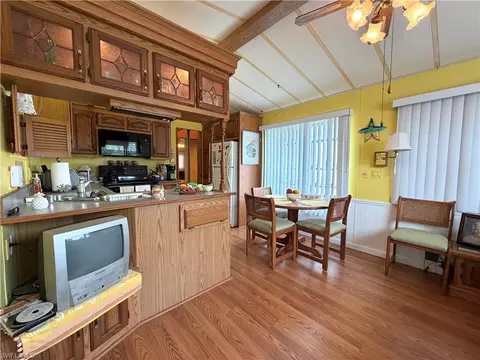 Kitchen - 4701 Candlestick Ct W, Estero, FL 33928 photo 3 of 4