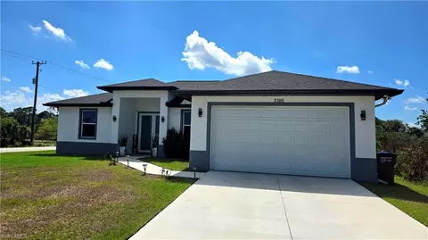 3705 Kelsey St, Fort Myers, FL 33905