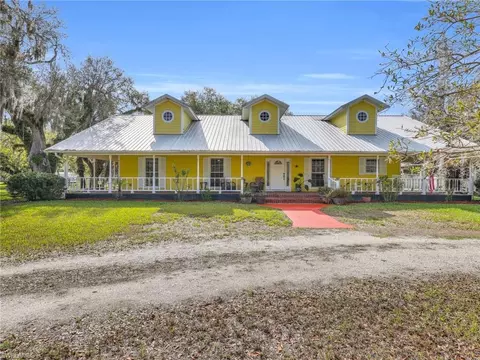 Exterior - 1712 Frontier Cir, Labelle, FL 33935 photo 2 of 17