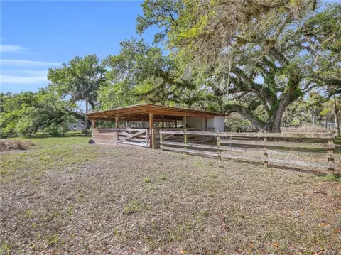 Exterior - 1712 Frontier Cir, Labelle, FL 33935 photo 10 of 17
