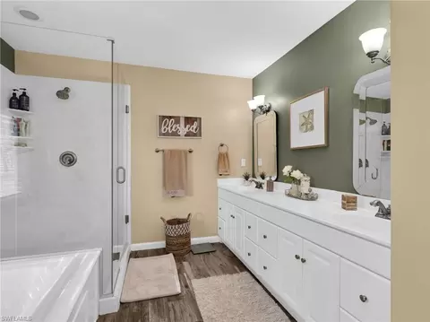 Bath - 1712 Frontier Cir, Labelle, FL 33935 photo 1 of 3