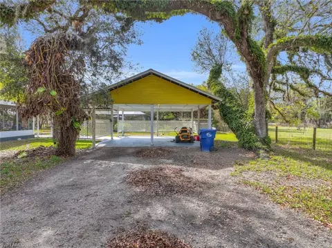 Exterior - 1712 Frontier Cir, Labelle, FL 33935 photo 14 of 17