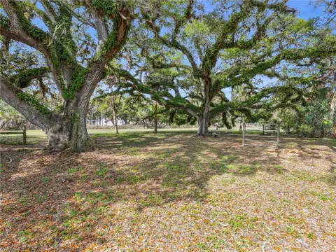 Exterior - 1712 Frontier Cir, Labelle, FL 33935 photo 13 of 17