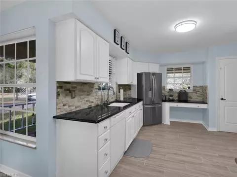 Kitchen - 1712 Frontier Cir, Labelle, FL 33935 photo 3 of 5