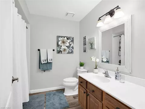Bath - 1712 Frontier Cir, Labelle, FL 33935 photo 3 of 3