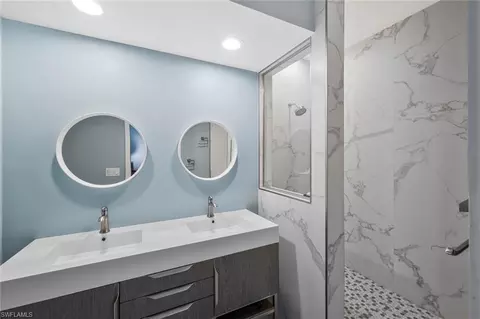 Bath - 730 Bay Tree Ct, Naples, FL 34108 photo 6 of 6