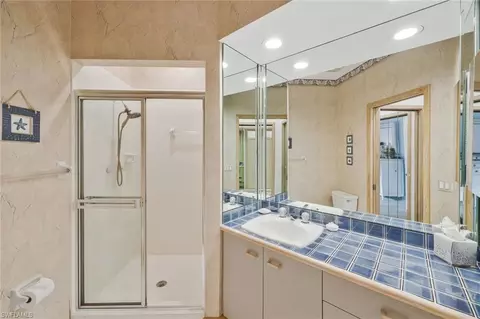 Bath - 730 Bay Tree Ct, Naples, FL 34108 photo 5 of 6