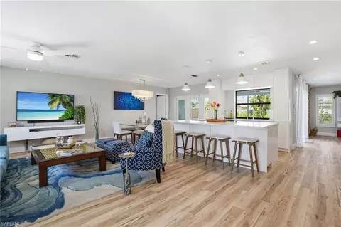 157 Willoughby Dr, Naples, FL 34110