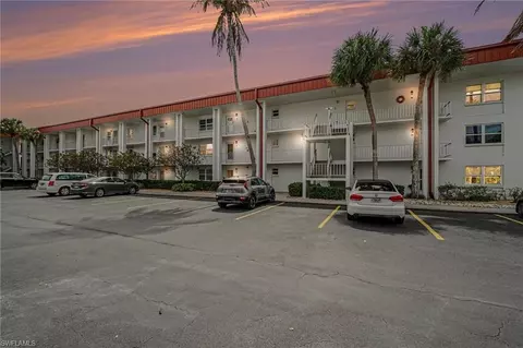 1700 Pine Valley Dr #205, Fort Myers, FL 33907
