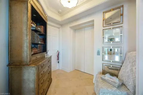 285 Grande Way #706, Naples, FL 34110
