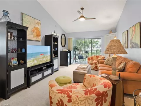 105 Wading Bird Cir #U201, Naples, FL 34110