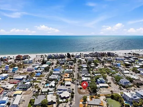 245 Madison Ct, Fort Myers Beach, FL 33931
