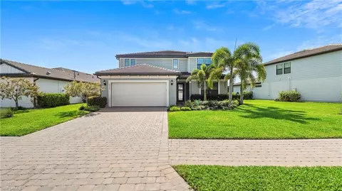 10428 Ventana Ln, Naples, FL 34120