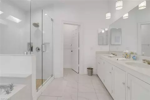 Bath - 2293 Royal Ln, Naples, FL 34112 photo 2 of 3