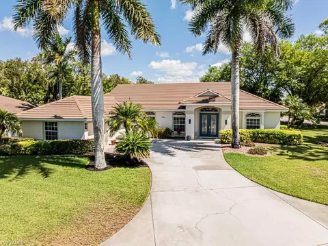 241 Palmetto Dunes Cir, Naples, FL 34113