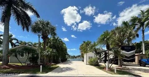 1343 Amethyst Lake Ln, Naples, FL 34114
