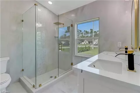Bath - 270 Madison Dr, Naples, FL 34110 photo 2 of 4