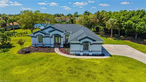 15360 Blackhawk Dr, Fort Myers, FL 33912