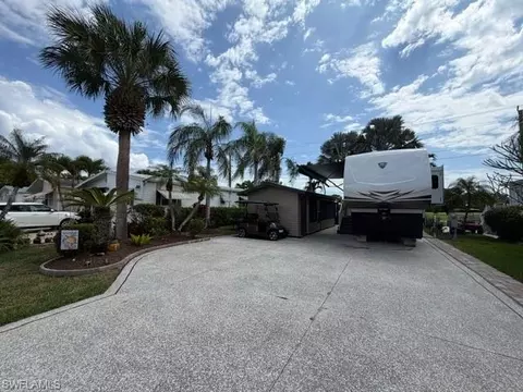 1113 Silver Lakes Blvd, Naples, FL 34114