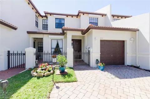 7577 Bristol Cir, Naples, FL 34120