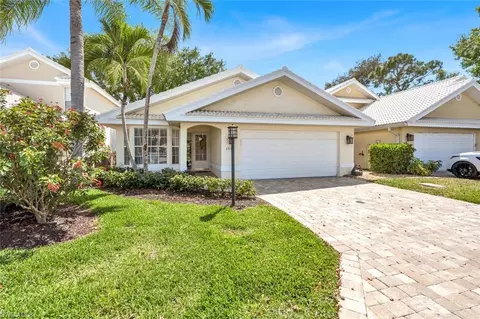 1562 Weybridge Cir #31, Naples, FL 34110
