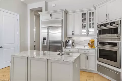 Kitchen - 6624 Barbera Ln, Naples, FL 34113 photo 2 of 6