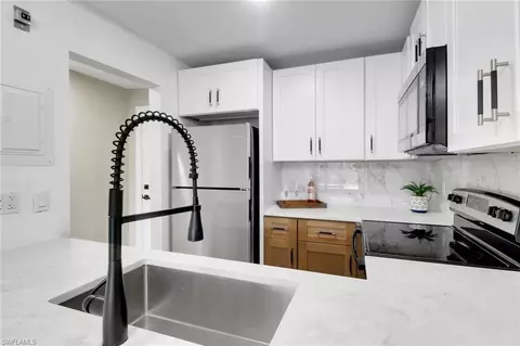 1195 Clam Ct #202, Naples, FL 34102