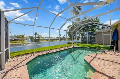 8700 Ibis Cove Cir, Naples, FL 34119