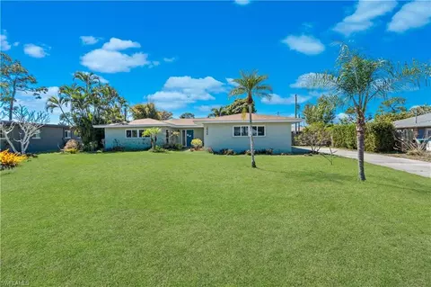 2366 Woodland Ter, Fort Myers, FL 33907