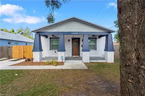 1324 E Giddens Ave, Tampa, FL 33603