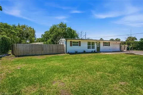 2300 Estey Ave, Naples, FL 34104