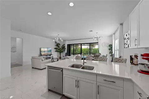 Kitchen - 12830 Hawkins Dr, Estero, FL 33928 photo 6 of 6