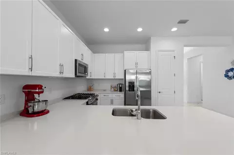 Kitchen - 12830 Hawkins Dr, Estero, FL 33928 photo 5 of 6