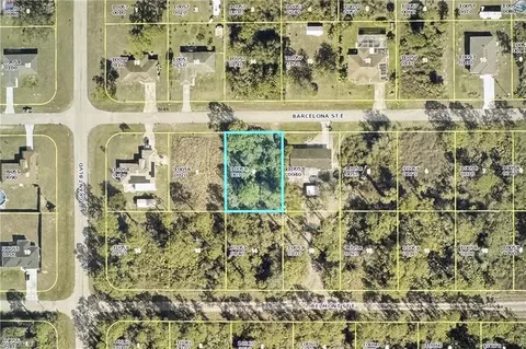 1056 Barcelona St E, Lehigh Acres, FL 33974