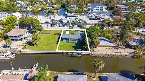 View/Area - 2772 Bayview Dr, Naples, FL 34112 photo 3 of 4