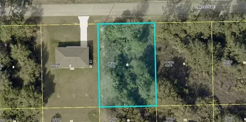 1118 Artic St E, Lehigh Acres, FL 33974