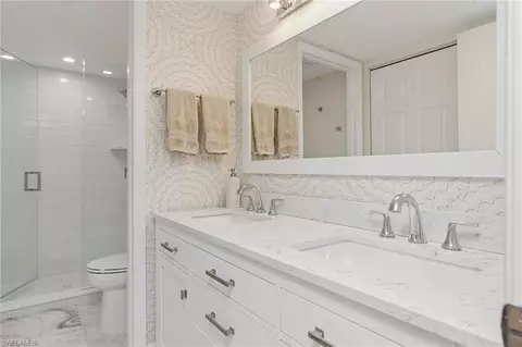 Bath - 1001 Foxfire Ln #307, Naples, FL 34104 photo 1 of 2