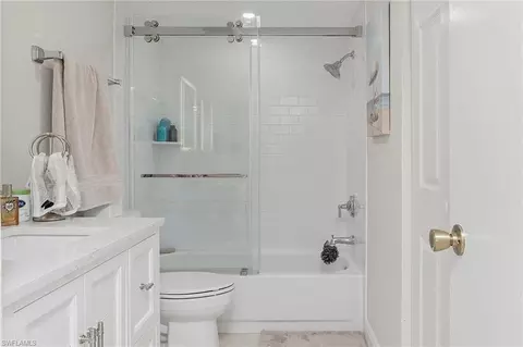 Bath - 1001 Foxfire Ln #307, Naples, FL 34104 photo 2 of 2