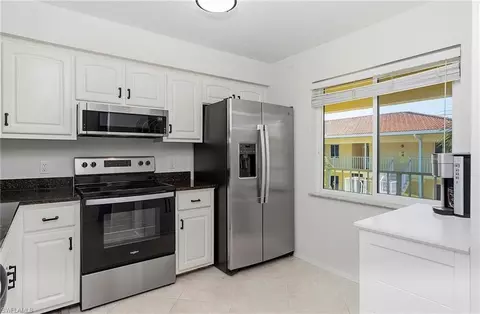 Kitchen - 1001 Foxfire Ln #307, Naples, FL 34104 photo 2 of 4
