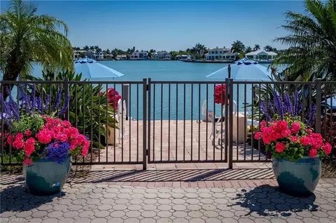 3450 Gulf Shore Blvd N #207, Naples, FL 34103