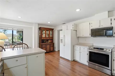 Kitchen - 4581 Chippendale Dr, Naples, FL 34112 photo 2 of 4