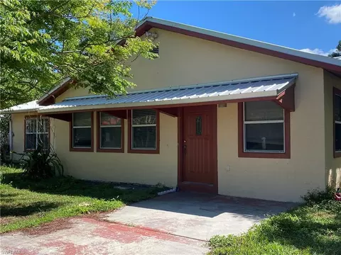 4014 N Edgewater Cir, Labelle, FL 33935