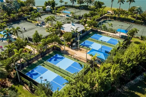 View/Area - 14943 Edgewater Cir, Naples, FL 34114 photo 2 of 7