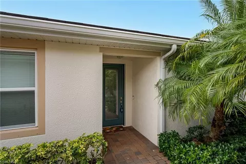 Exterior - 14943 Edgewater Cir, Naples, FL 34114 photo 10 of 17